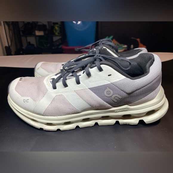 On cloud On Running cloudrunner sneakers women’s 9 size - Picture 4 of 11